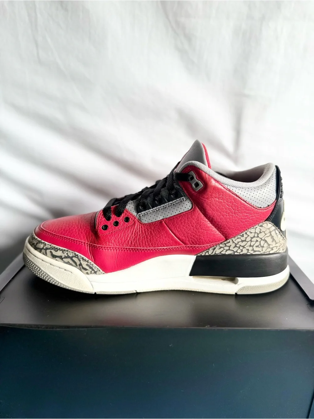 AUTHENTIC Jordan 3 Retro SE “Unite” size 9 CK5692-600 2020 PRE-OWNED
